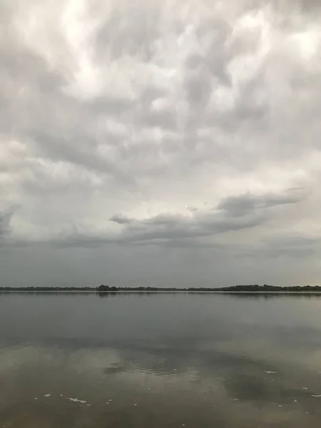 Cielo Tempestoso Sul Fiume Dnipro Ucraina — Foto Stock