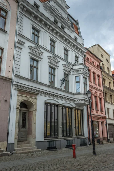 Polonya Nın Torun Kentindeki Güzel Geleneksel Bir Binanın Dikey Çekimi — Stok fotoğraf