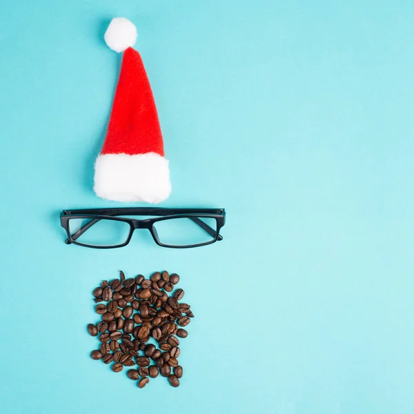 Weihnachtszeit Rote Nikolausmütze Brille Bart Mit Kaffeebohnen Lustiges Gesicht Winterzeit — Stockfoto