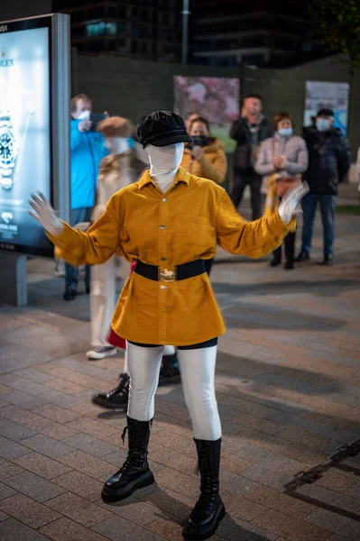 Pouliční Tanečnice Večírcích Sousedství — Stock fotografie