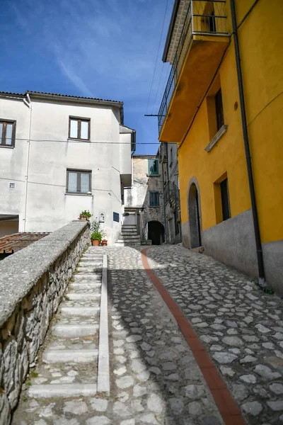 Uma Rua Estreita Entre Antigas Casas Petina Uma Aldeia Nas — Fotografia de Stock