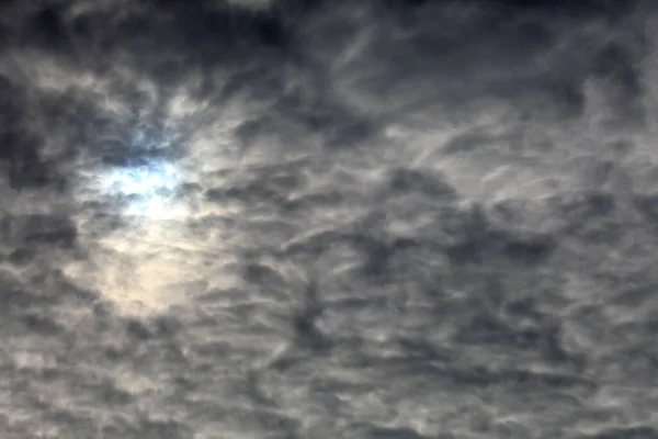 Bright Sun Shining Dark Clouds — Stock Photo, Image