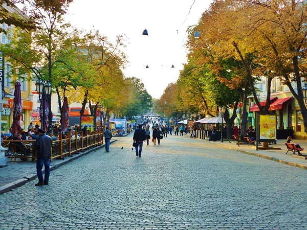 Sacco Gente Nella Principale Strada Pedonale Odessa Ucraina — Foto Stock