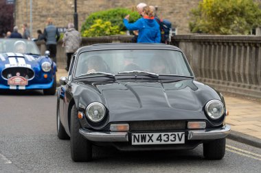 Morpeth Fair Day, Northumberland, İngiltere 'de klasik bir TVR 1600M otomobil.