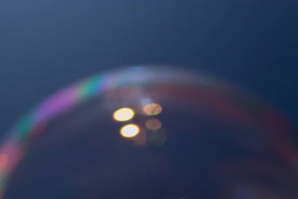 Detailní Záběr Pozadí Tmavé Duhové Mýdlové Bubliny — Stock fotografie