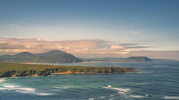 Vzdušný Pohled Svěží Zelený Útes Výhledem Moře Donegalu Irsko Velká — Stock fotografie