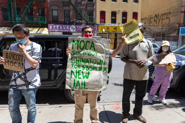 Eine Kleine Gruppe Von Demonstranten Vor Dem Museum Chinese Amerika — Stockfoto