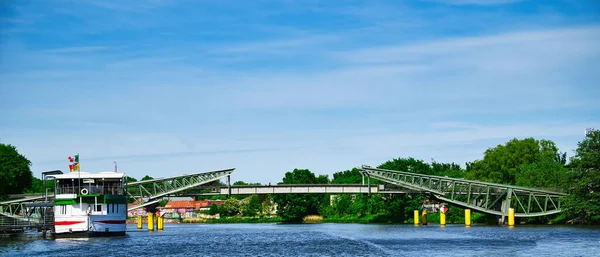 Klughafen Köprüsü Luebeck Elbe Luebeck Kanalı Üzerinde Bir Köprüdür — Stok fotoğraf