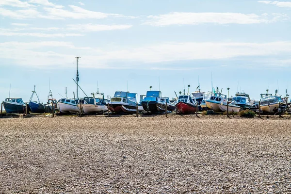Łodzie Rybackie Wybrzeżu Dungeness Anglia Zjednoczone Królestwo — Zdjęcie stockowe