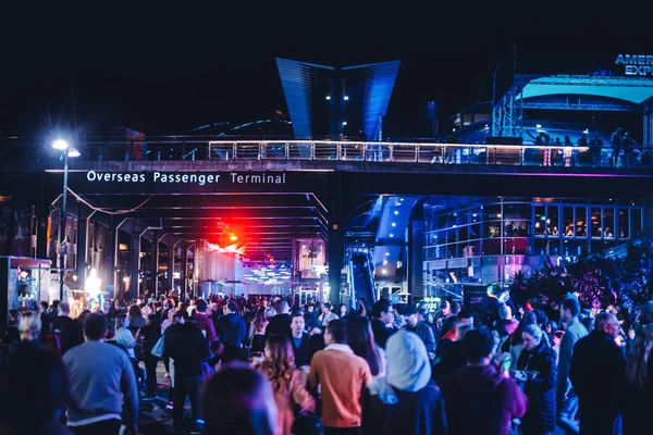Widok Ludzi Vivid Sydney Light Festival Nocy Australii — Zdjęcie stockowe