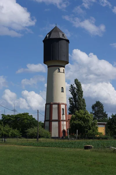 Det Historiska Vattentornet Wahlersee Hanau Grossauheim Tyskland Mot Blå Himmel — Stockfoto