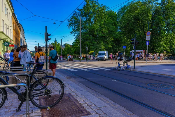 Olaf Rye 'ın mekanındaki bisikletçiler Oslo Norveç