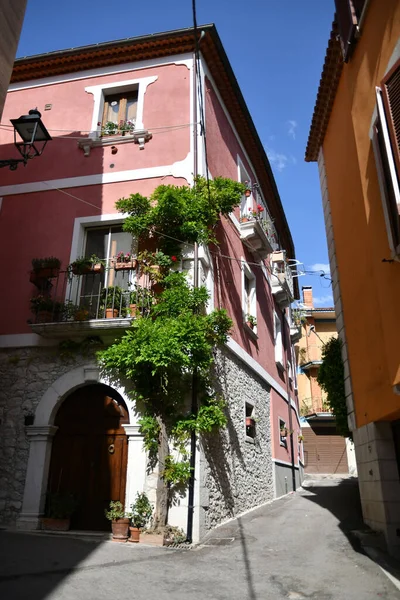 Uma Rua Estreita Entre Antigas Casas Teggiano Uma Aldeia Medieval — Fotografia de Stock