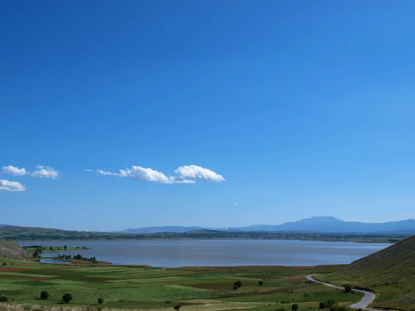 Lago Petron Perto Aldeia Petres — Fotografia de Stock