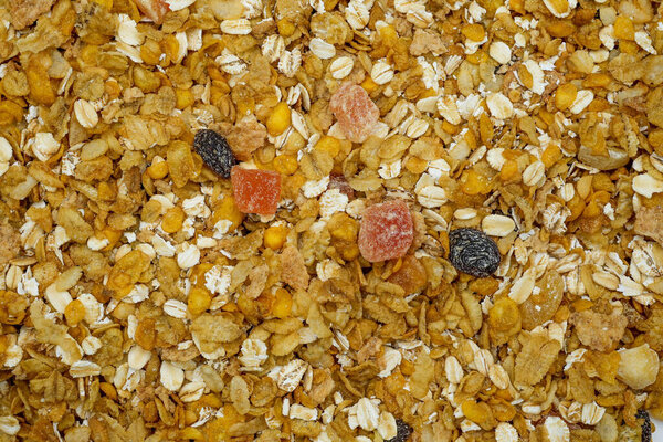 Вид сверху на овсянку с сухофруктами