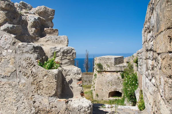 ピロス要塞 ニオカストロ 1573年にナパクトスの海戦で敗北した直後にオスマン帝国によって建設され始めました ギリシャ — ストック写真