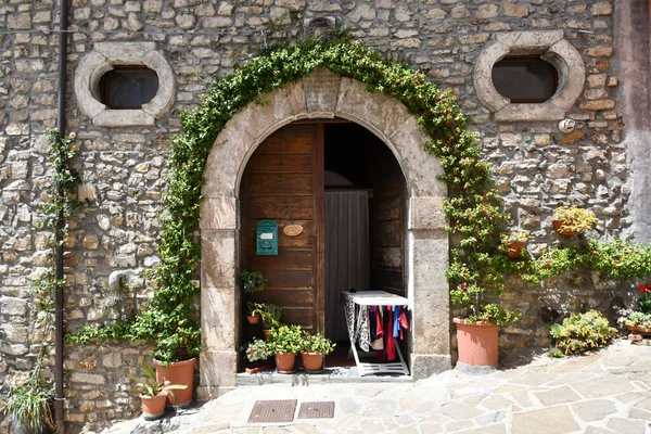 Porta Una Vecchia Casa Sasso Castalda Villaggio Tra Montagne Della — Foto Stock