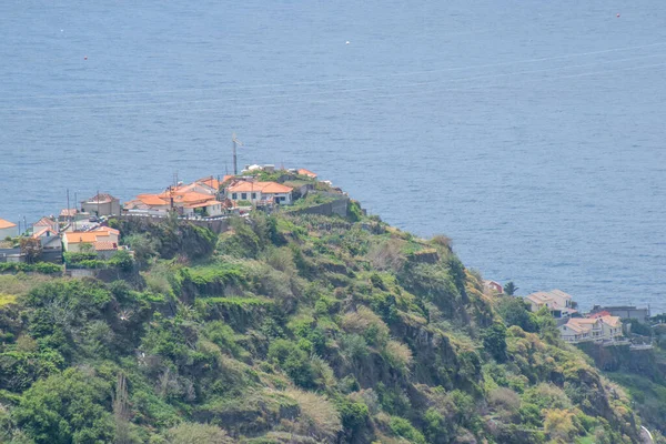 Una Vista Aérea Las Casas Cima Una Colina Con Vistas — Foto de Stock