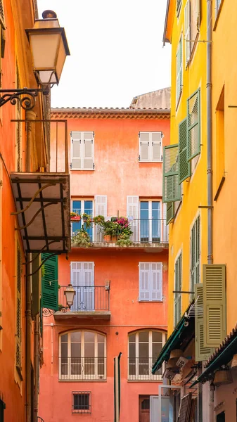 Szép Szűk Utcában Található Vieux Nice Régi Épületek Jellegzetes Homlokzat — Stock Fotó