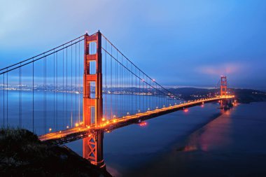 San Francisco, Kaliforniya 'daki Golden Gate Köprüsü manzarası çok güzel.