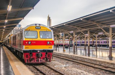 Bangkok Tayland ve Güneydoğu Asya 'daki eski tren istasyonu Hua Lamphong' da