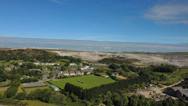 Widok Lotu Ptaka Zielony Krajobraz Pokryty Domami Lee Moor Devon — Zdjęcie stockowe