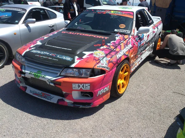 Japon spor arabası drift yapmak için modifiye edildi. Nissan Skyline R33