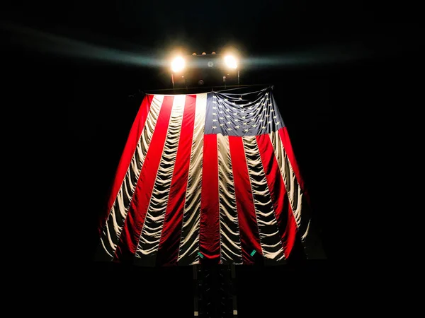 Een Close Van Vlag Van Donkere Achtergrond — Stockfoto