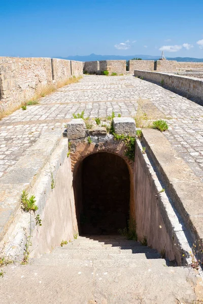 ピロス要塞 ニオカストロ 1573年にナパクトスの海戦で敗北した直後にオスマン帝国によって建設され始めました ギリシャ — ストック写真
