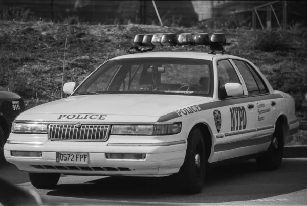 Coche Policía Clásico Aparcado Calle Mercury Grand Marquis —  Fotos de Stock