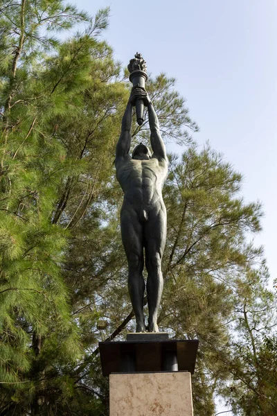 Low Angle Shot Monument Francisco Ferrer Barcellona Spagna — Foto Stock