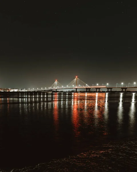 Una Vista Impresionante Del Iluminado Puente Clark Desde Playa West — Foto de Stock