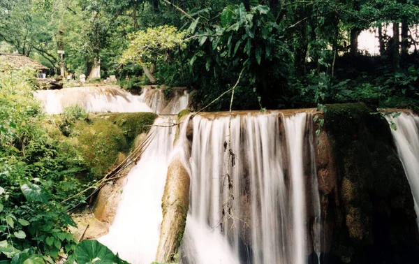 Водопад Агуас Азуле Длительное Воздействие — стоковое фото