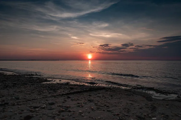 从新泽西到特拉华湾的彩色日落美景 — 图库照片