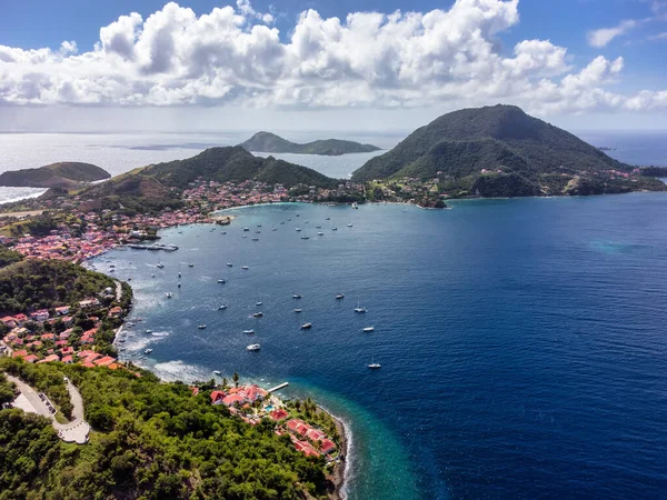 Sabahları yeşil adaların güzel manzarası