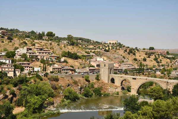 Spanya Tagus Nehri Üzerindeki Köprünün Güzel Bir Görüntüsü — Stok fotoğraf
