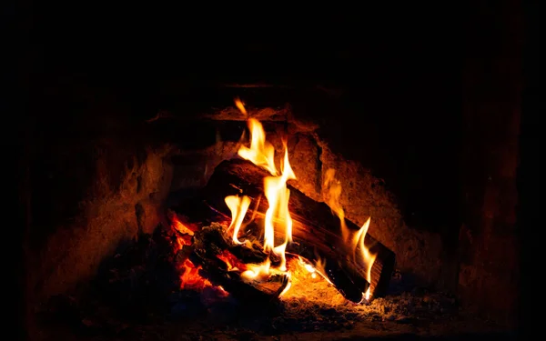 Feuer Aus Holzscheiten Die Kamin Brennen — Stockfoto