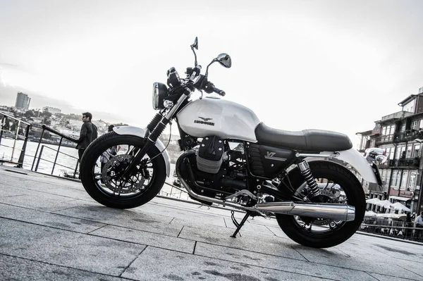 Motorrad Das Auf Der Straße Abgestellt War Moto Guzzi — Stockfoto