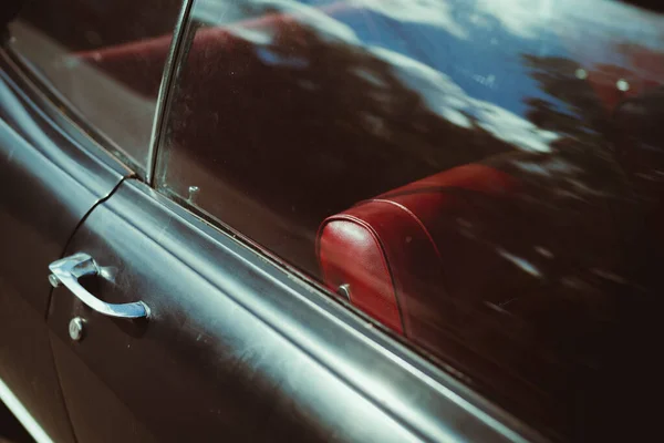 Closeup Shot Red Leather Seats Window Vintage Car — Stock Photo, Image