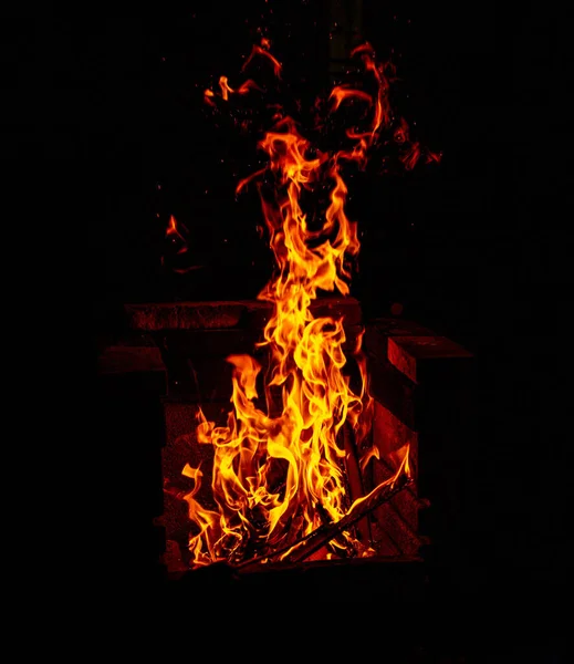 Primer Plano Hoguera Sobre Fondo Oscuro — Foto de Stock