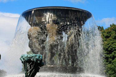 Oslo 'daki Vigeland Parkı dünyanın en büyük heykel parkıdır.