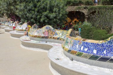 Barcelona, İspanya 'da Antoni Gaudi tarafından tasarlanmış büyüleyici bir manzara.