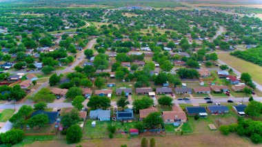 Güneşli bir günde Wichita Falls, Teksas 'ın kuş bakışı manzarası