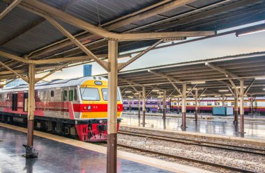 Bangkok Tayland ve Güneydoğu Asya 'daki eski tren istasyonu Hua Lamphong' da