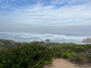 Sabah yürüyüşünden sonra Mornington Yarımadası Ulusal Parkı 'ndan Sabah Manzarası.