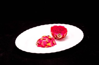 Pitaya veya Ejderha Meyvesi Taze Tropikal Gıda