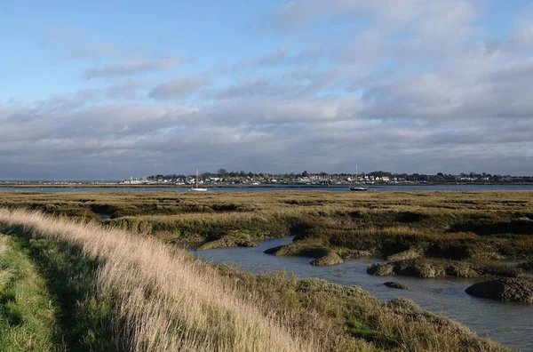 Ein Schöner Blick Auf Das Sumpfland Mit Mersea Island Hintergrund — Stockfoto