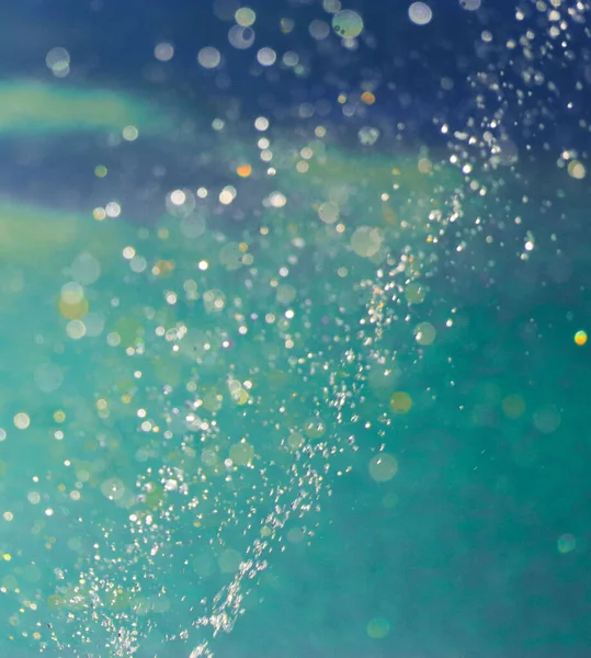 Eine Nahaufnahme Von Lichtreflexionen Auf Türkisfarbenem Wasser Hintergrund — Stockfoto
