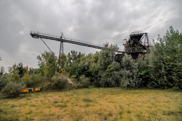 Opuszczona Przemysłowa Kamieniołom Żwirowy Rafineria Piasku — Zdjęcie stockowe