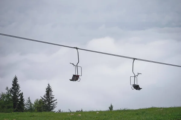 Teleférico Sobre Una Montaña Brumosa Velika Planina Eslovenia —  Fotos de Stock